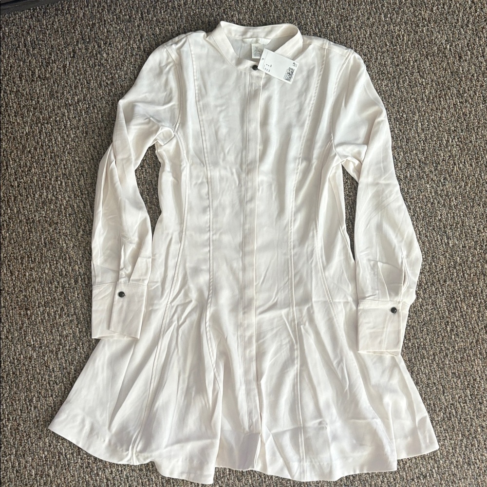 Elegant White Women's H&M button down dress Size Small